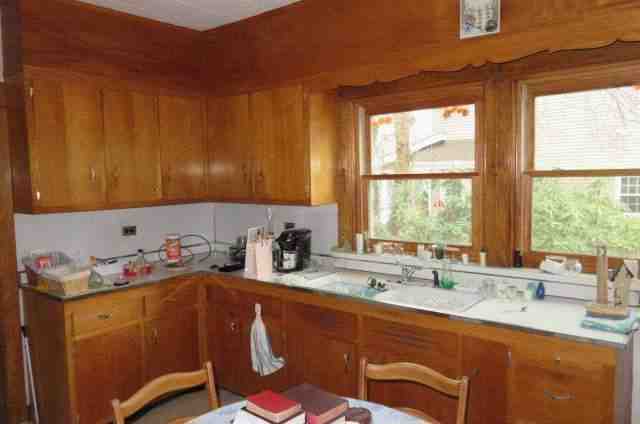 kitchen before picture